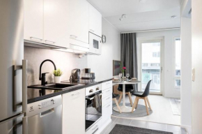 Apartment near the train station, free parking &Netflix